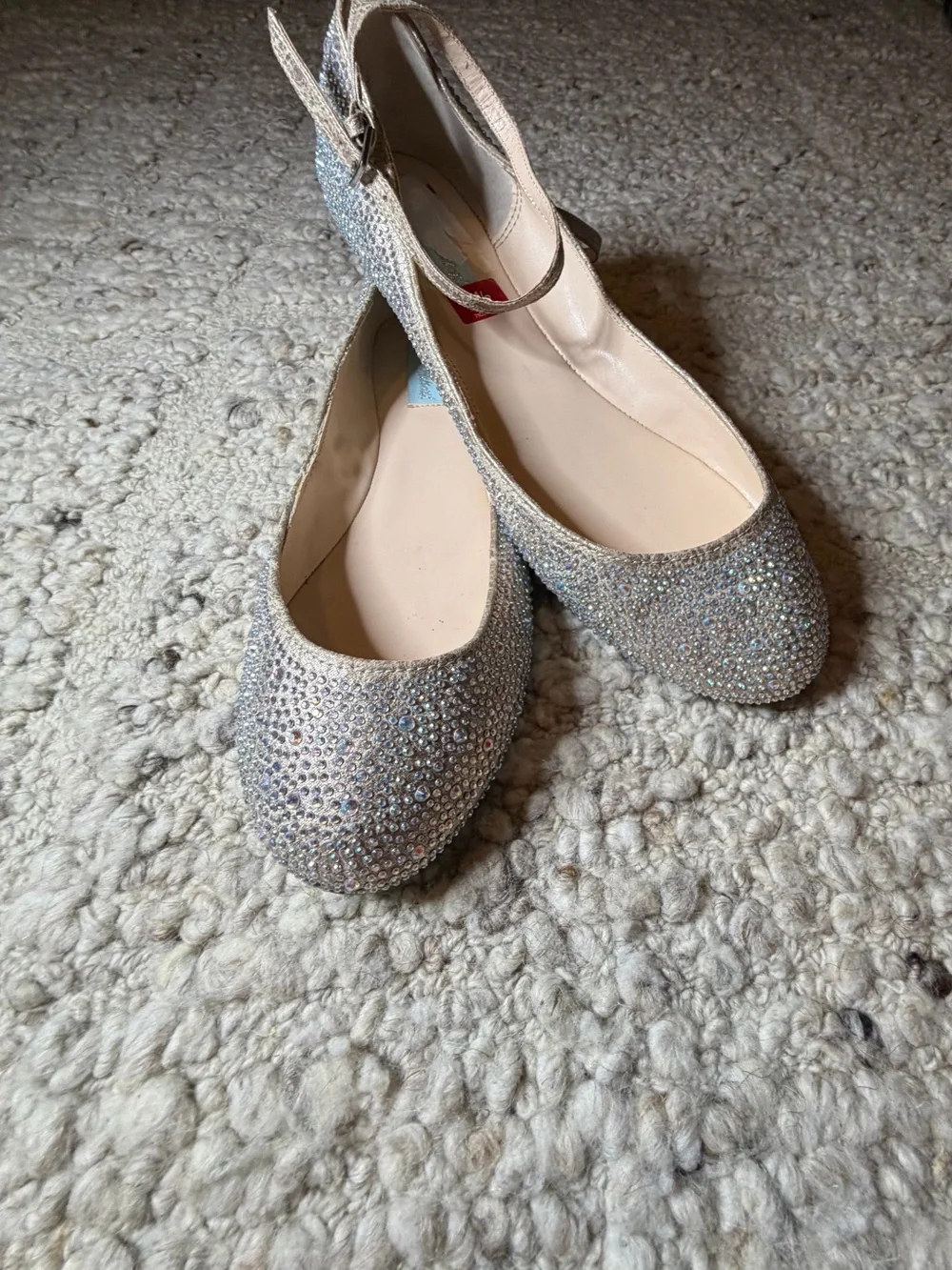 Betsey Johnson Silver Glitter Rhinestone Ballet Flats